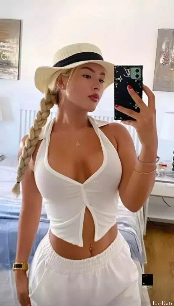 Andrea Profile image 2