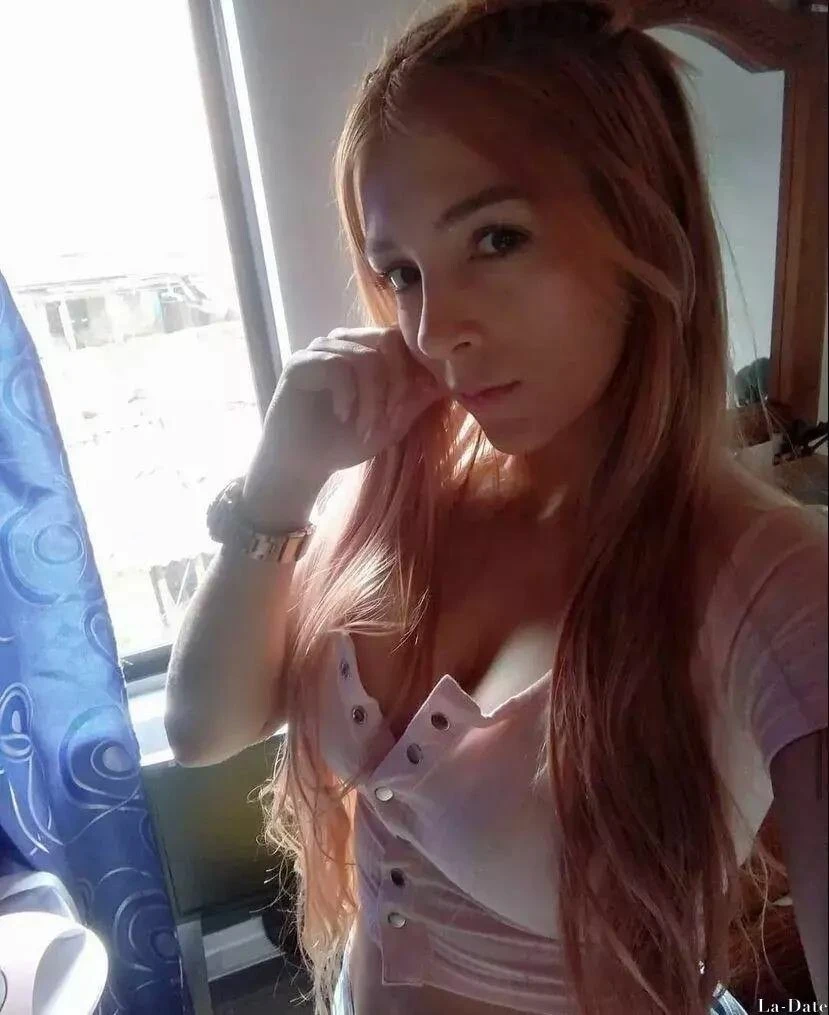 Nathaly Profile image 2