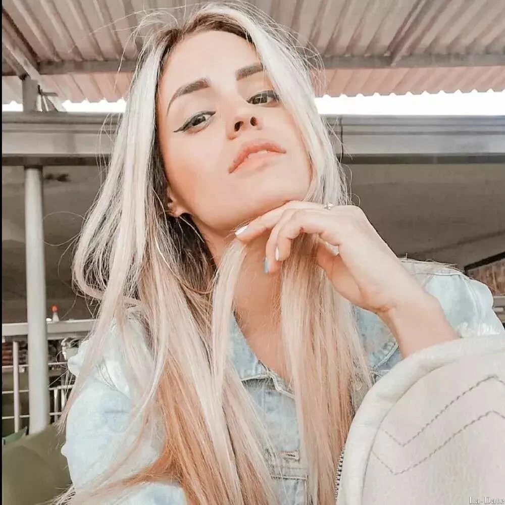 Alejandra Profile image 3