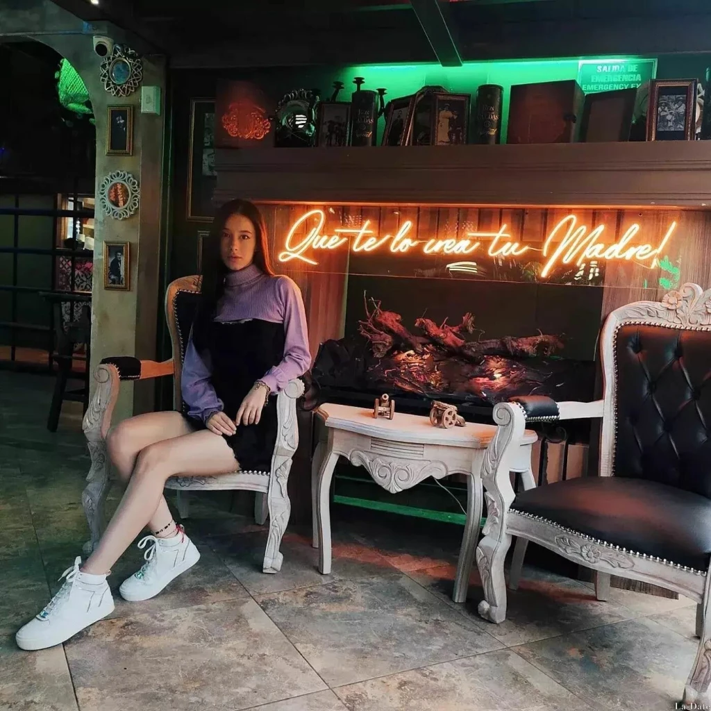 Naomi Profile image 2