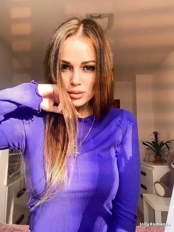 Yana Profile image 2