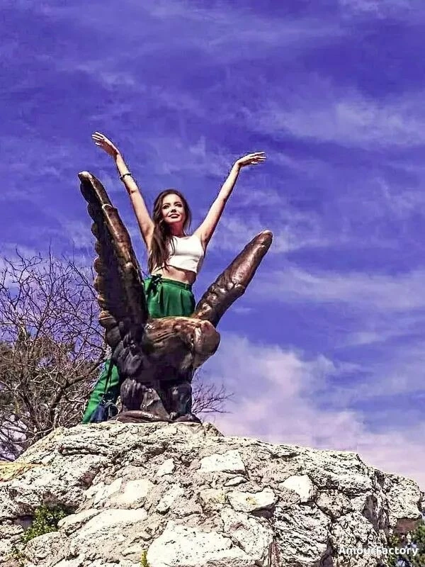 Kristina Profile image 3