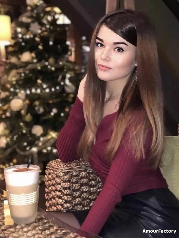 Alina Profile image 4