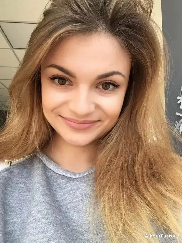 Oksana Profile image 3