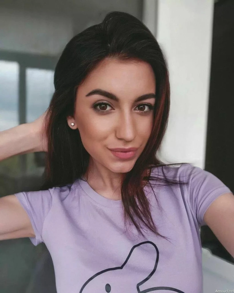 Olena Profile image 4