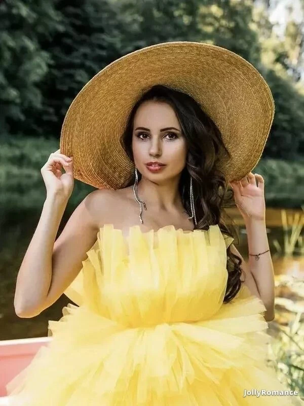 Alexandra Profile image 3