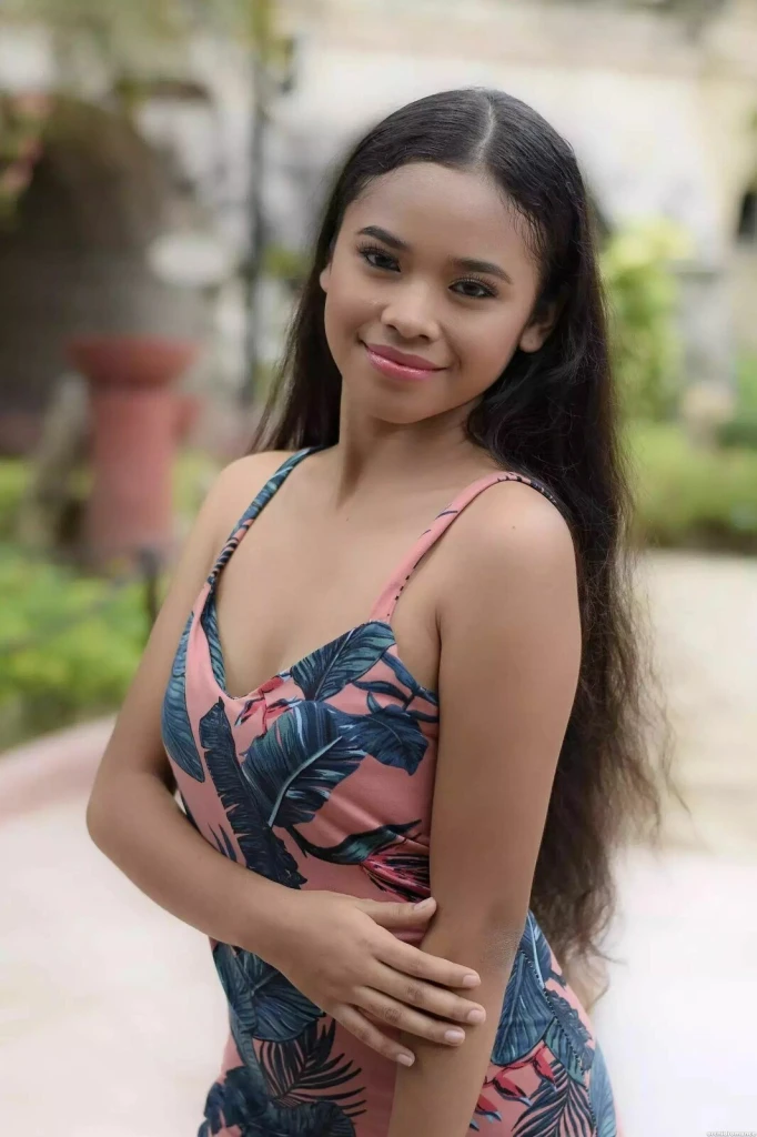 Elaine Kate Profile image 2