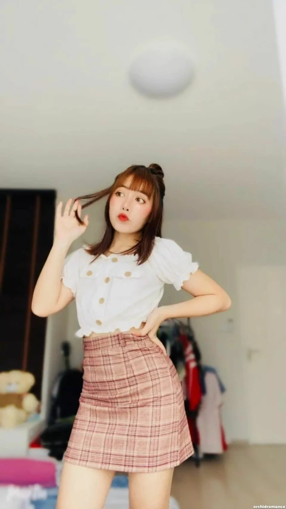 Apiradee Profile image 1