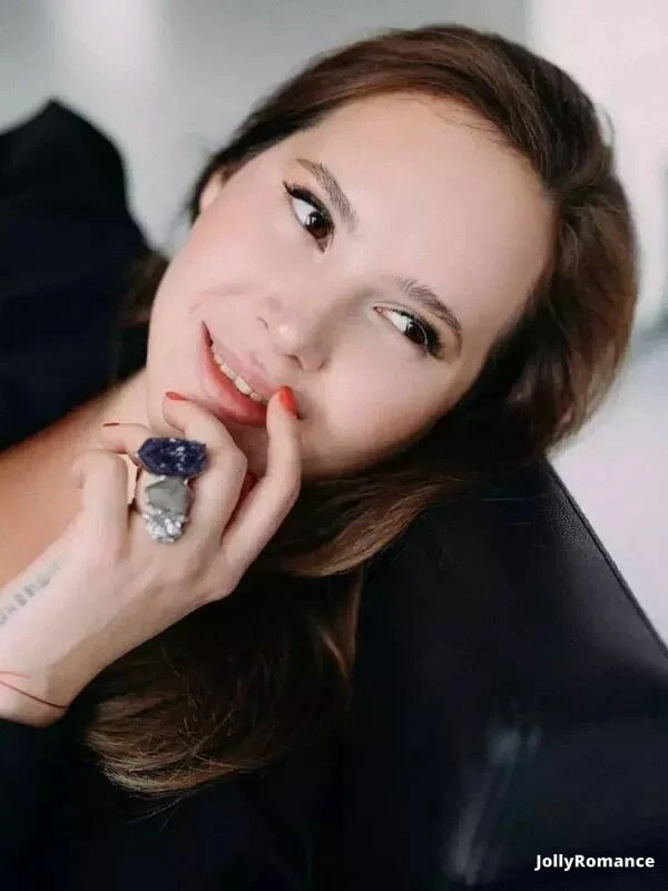 Kristina Profile image 3