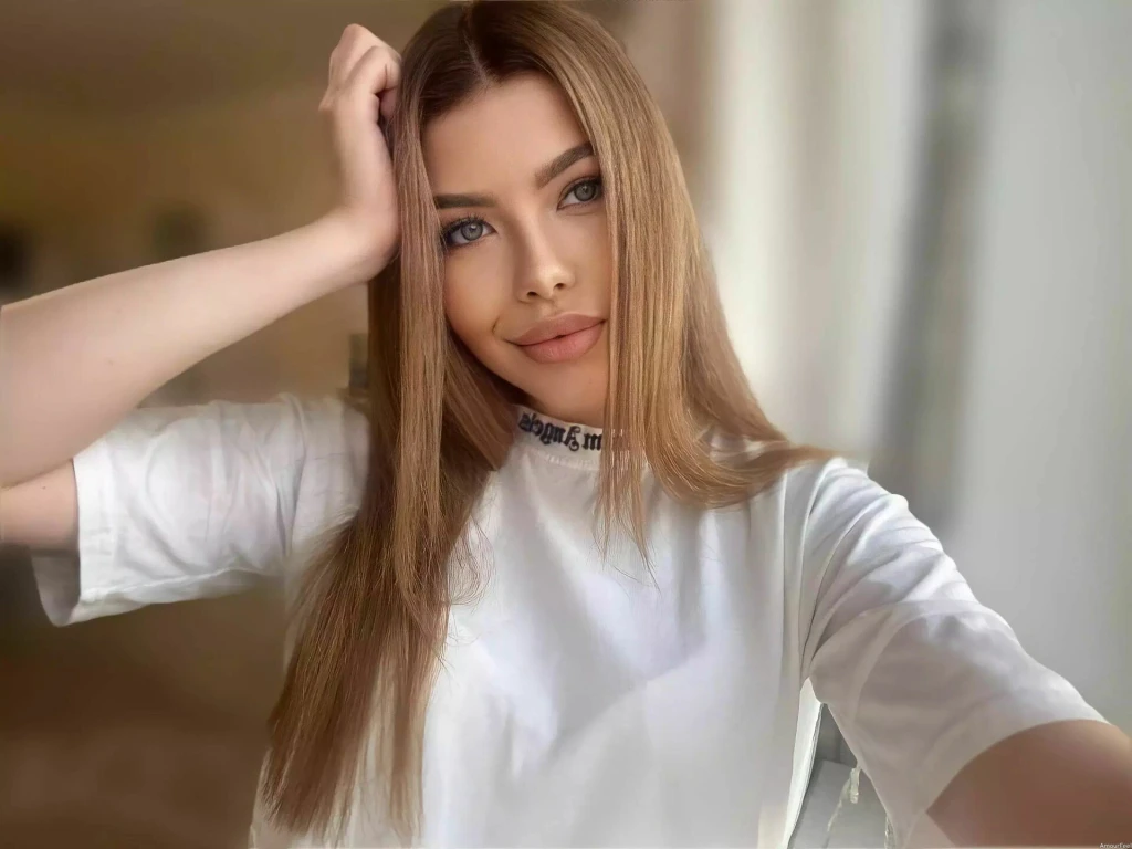 Alena Profile image 1