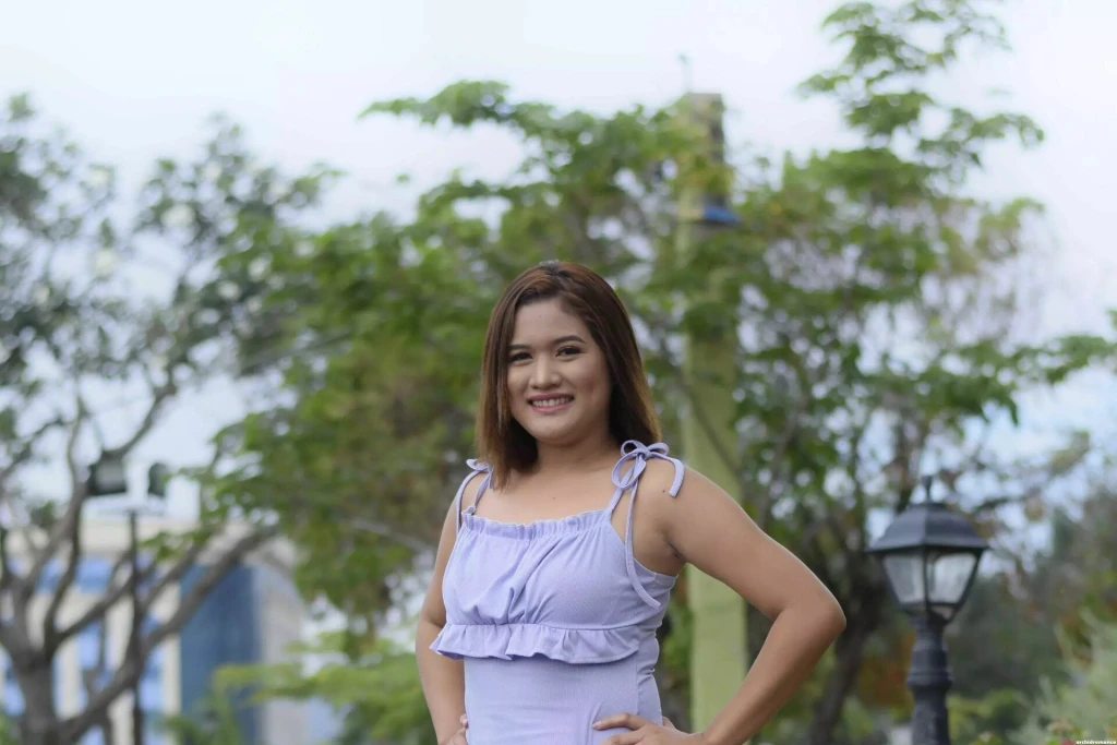 Rosalyn Profile image 2