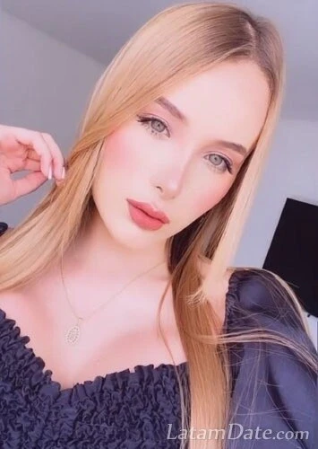 Lesly Profile image 1