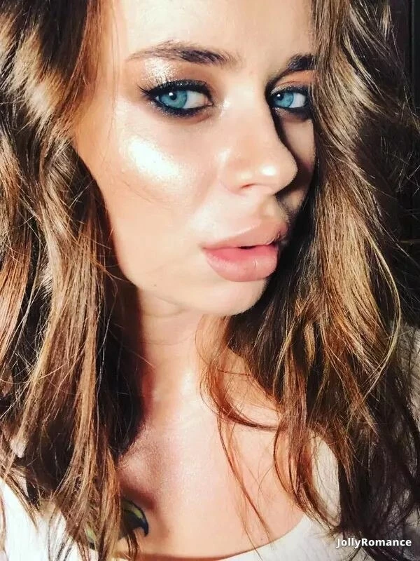 Anna Profile image 3